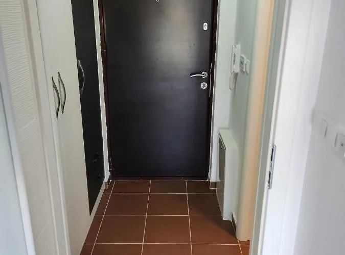 Sarah 2 شقة توزلا